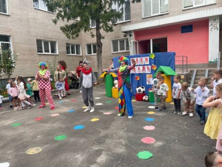 1 вересня 2025 року у Хмельницькому закладі дошкільної освіти №43 “Горобинка” відбулася яскрава музична розвага до Дня знань!